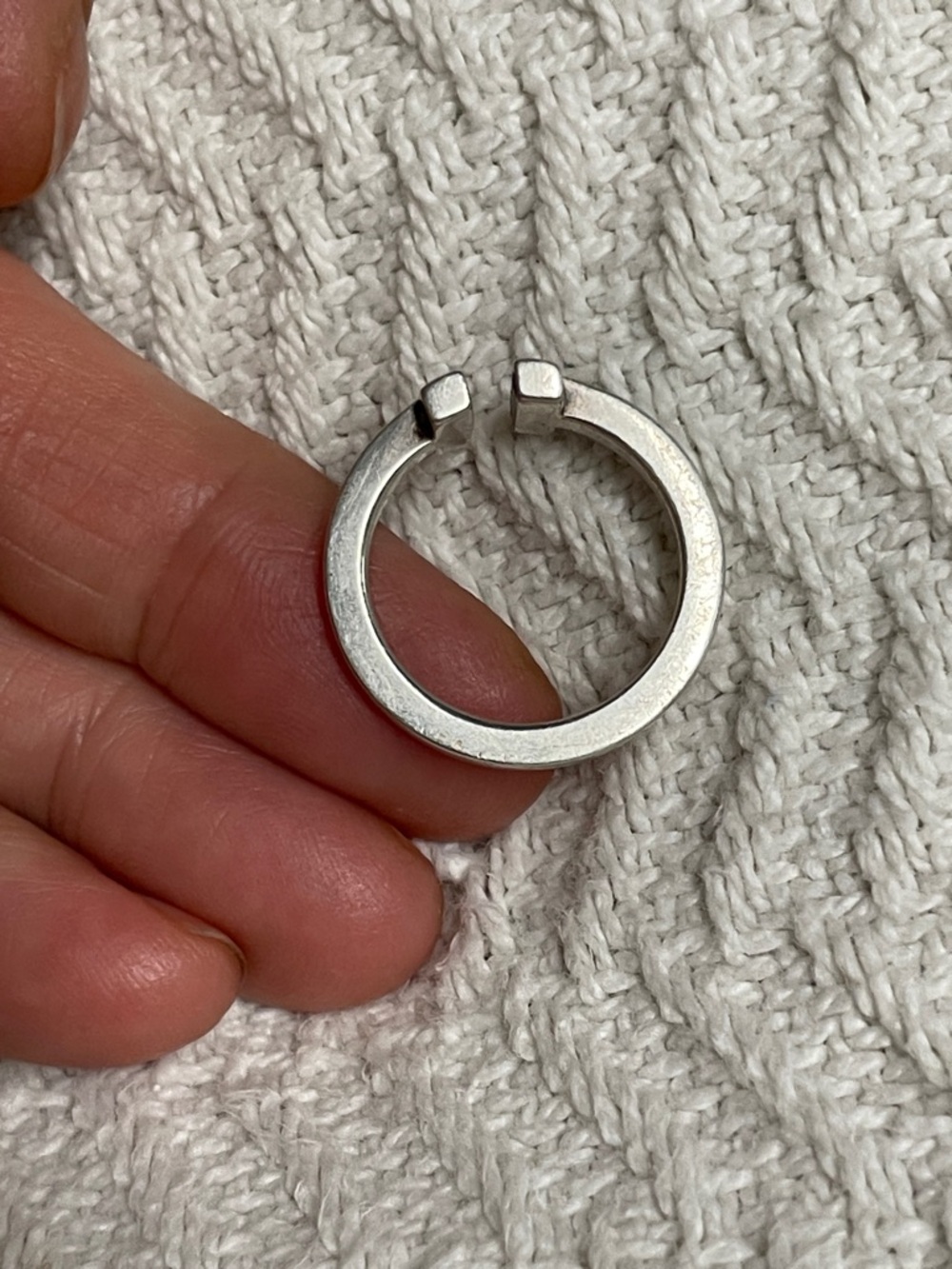 Tiffany Sterling Silver T-ring - authentic- great condition- size 7 - Picture 5 of 9